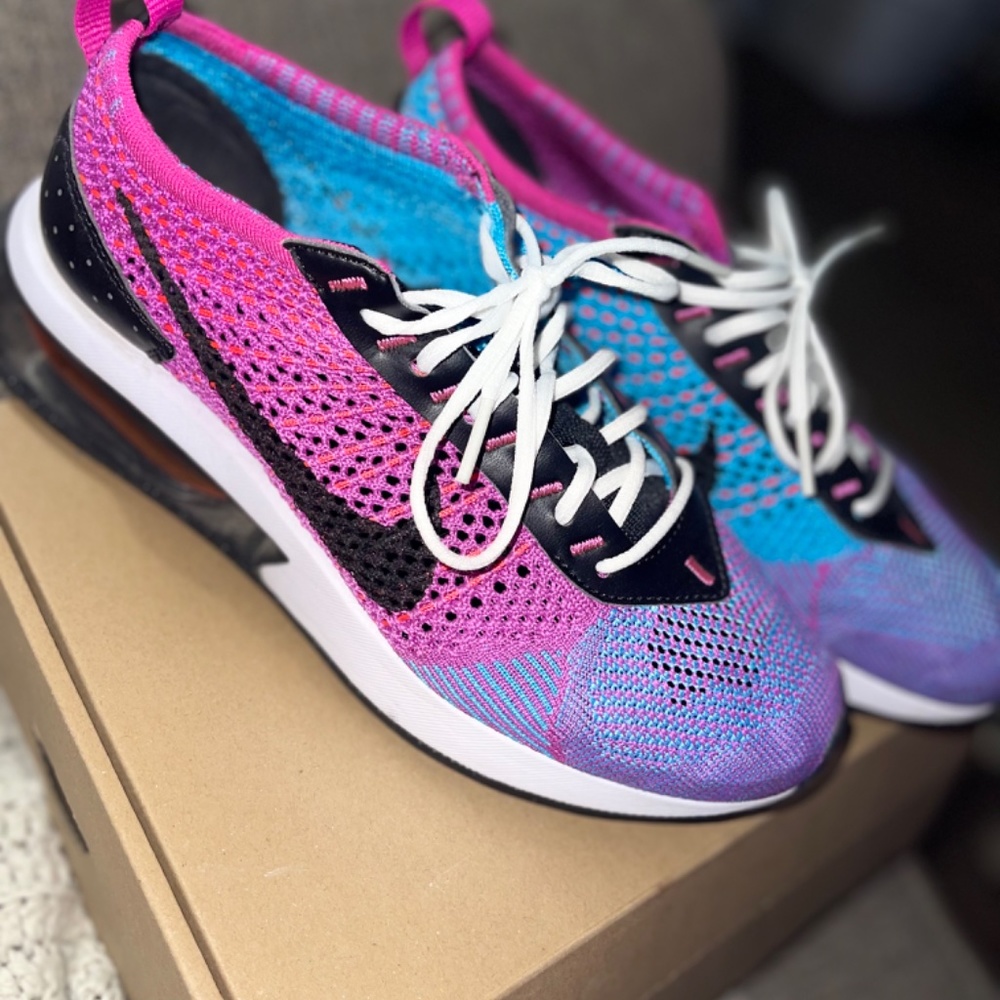 Nike Air Max Flynit - Picture 8 of 8